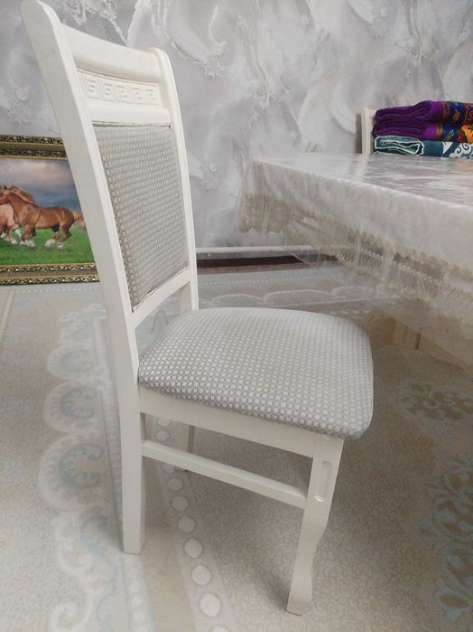 Стол 10 стульясымен