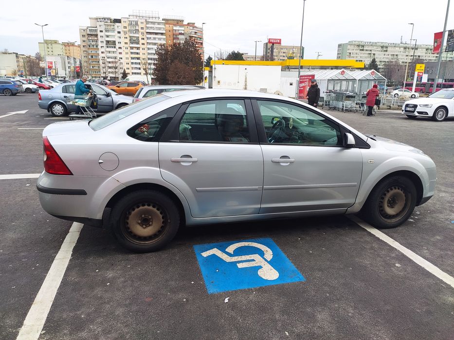 Unic proprietar vand Ford focus 2007