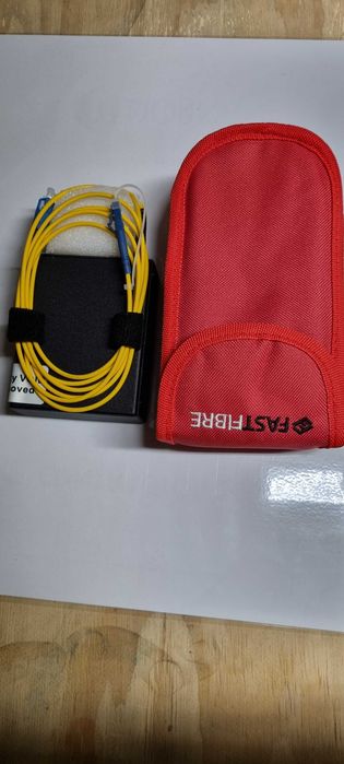 Vand diferite materiale pentru fibra optica