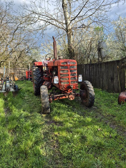 UTB Universal 651,încărcător frontal,diferential
