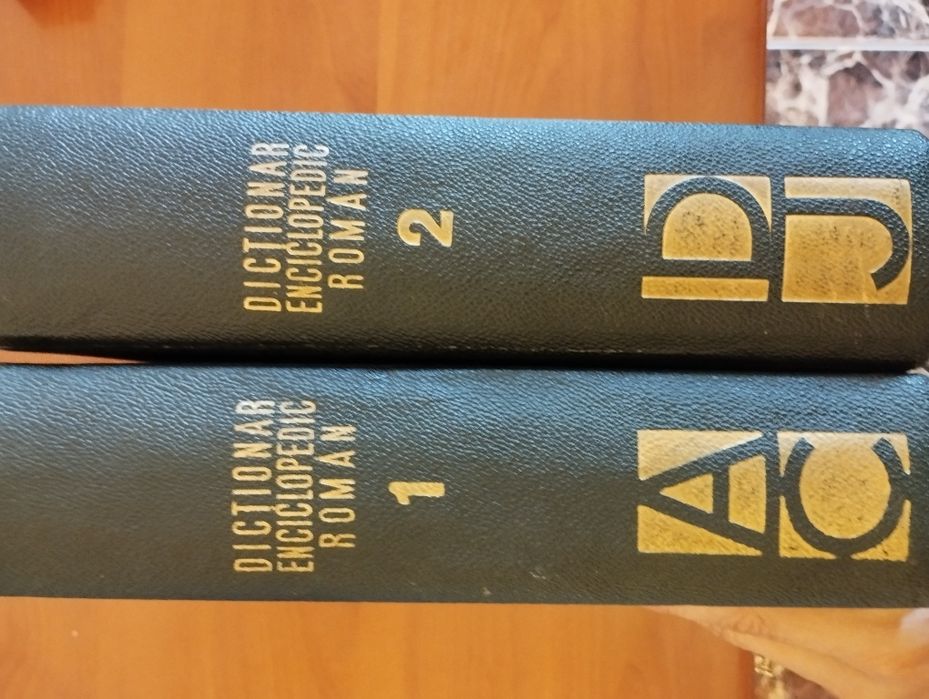 Dicționare enciclopedice romane