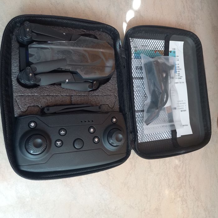 Дрон ,квадрокоптер Е99Pro.