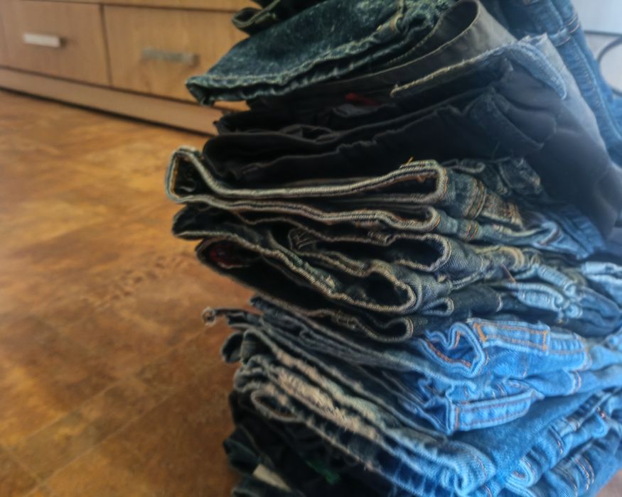 Джинсы на ребенка разные