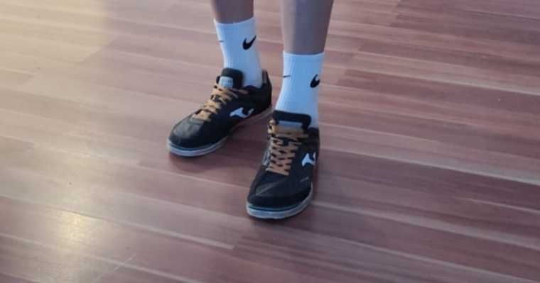 Продам футбольные кросовки для Зала