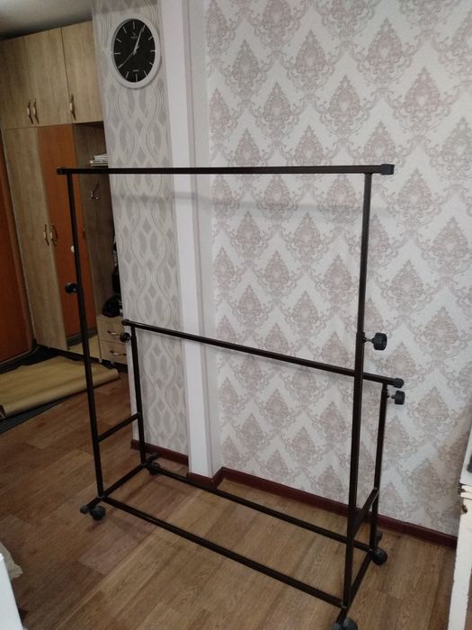 продам вешалку 5000тг бу