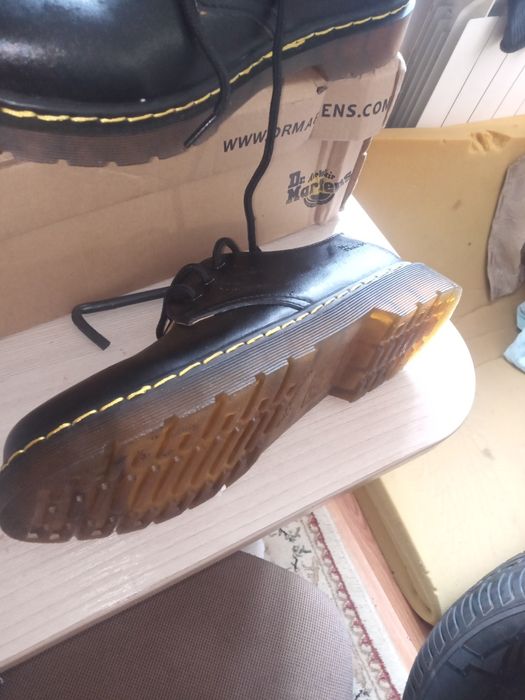 Dr. Martens Дерби