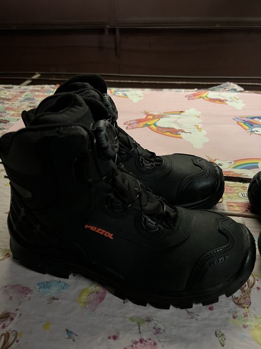 Vand bocanci protectie cu sistem Boa marimea 41 si 42