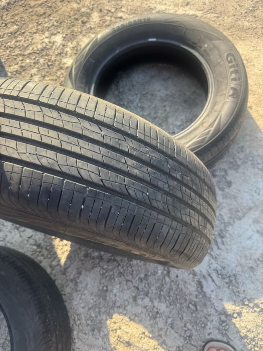 Продам резину 235. 65. R18