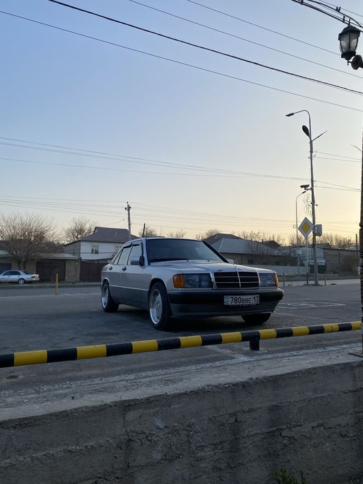 Mercedes-Benz 190e
