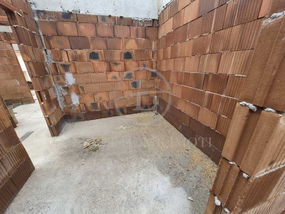 Реф. 2459 Къща с Три Спални и Паркомясто / Белащица