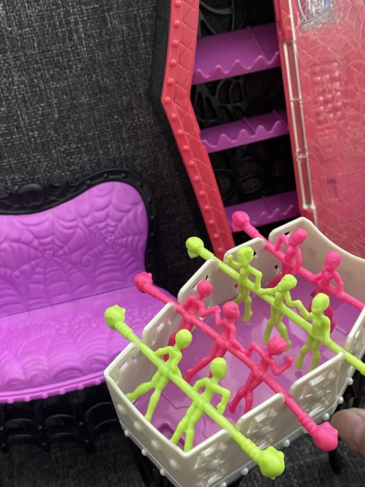 Мебель Monster High
