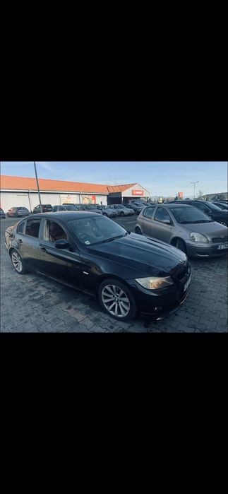 Автомобил : BMW 320