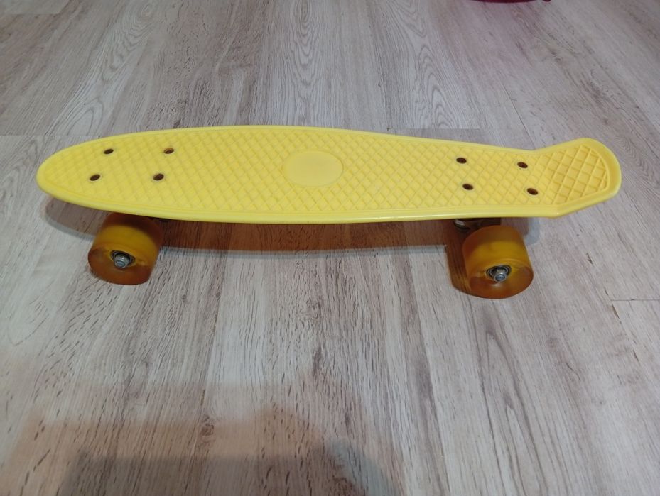 ярко желтый пенниборд