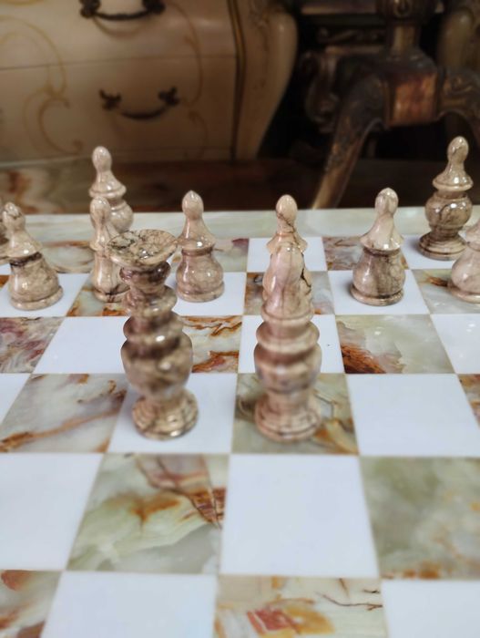 маса за шах - мрамор и дърво