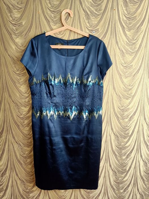 Продам недорого одежду