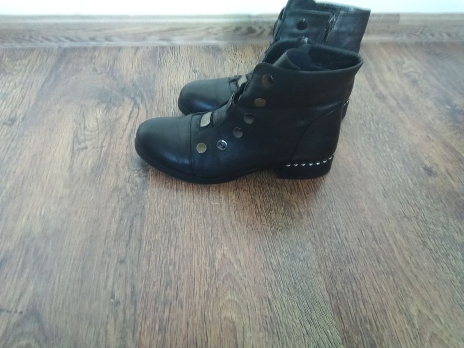 Боти Angelina Jones, много запазени