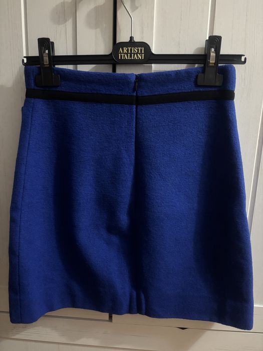 Пола на Avin от букле