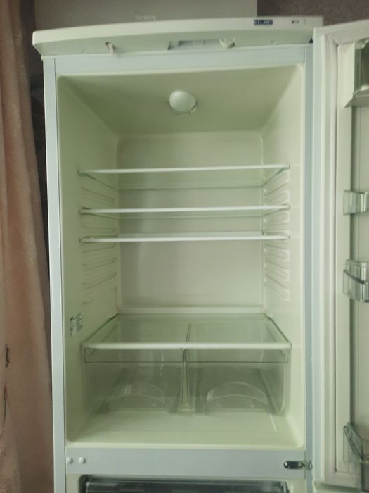 Продам холодильник Атлант