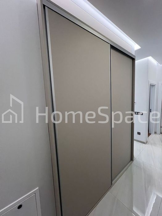 Продава се Двустаен апартамент в София, Кръстова вада - 81 кв.м за 3692 €/кв.м - Снимка #3