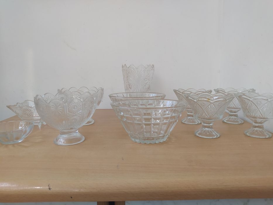 Ваза конфетницы и вазочки.