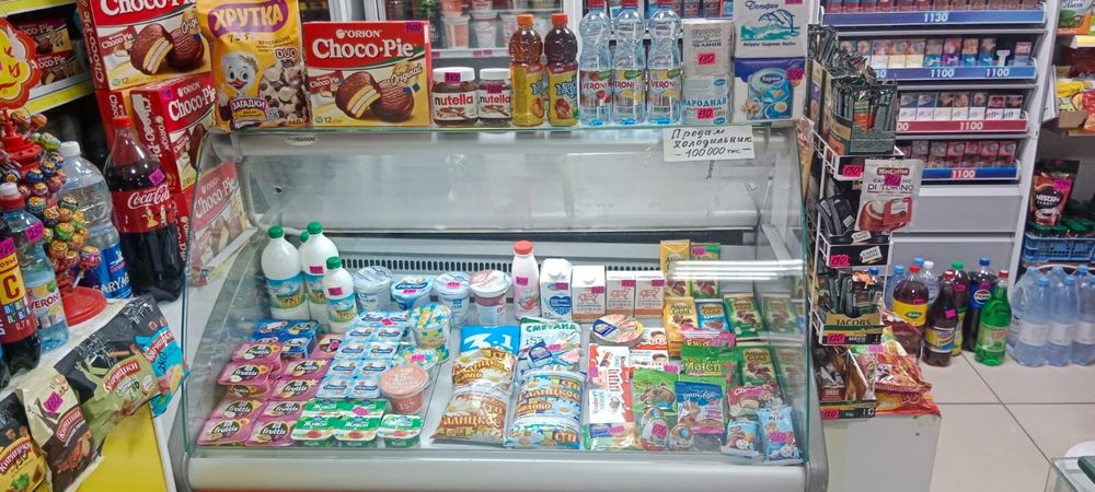 Продам холодильную витрину