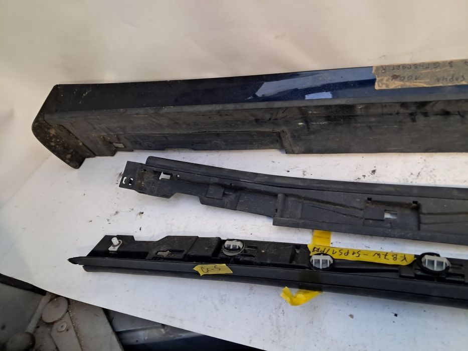 Праг ляв десен Mazda 3 Mazda CX5 2017/2024г