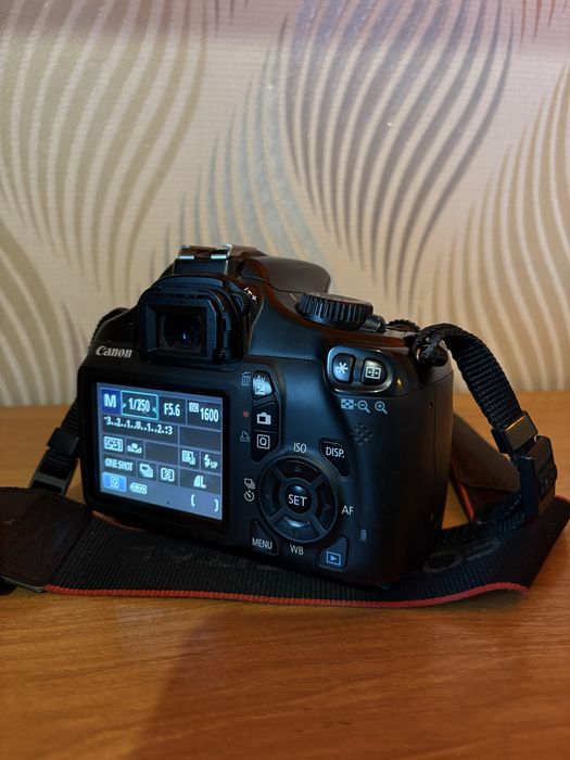 Фотоаппарат Canon EOS 1100D