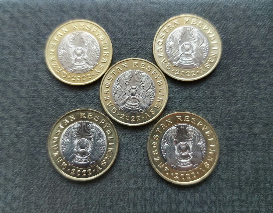 Продам юбилейные 100 тенге.