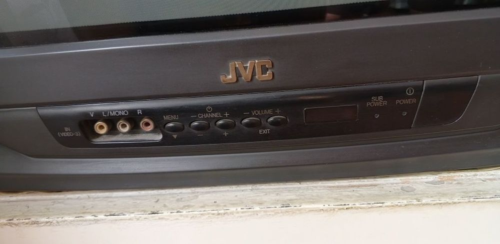 Продаётся цветной телевизор JVS