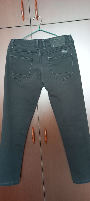 Продам джинсы б/у