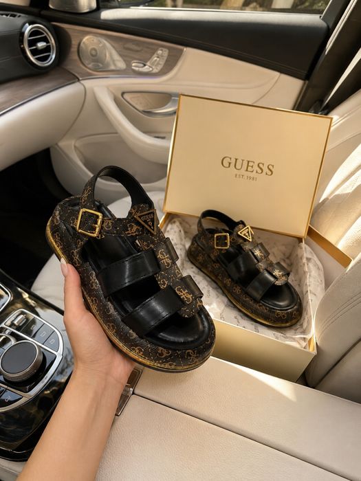 Дамсми сандали guesa