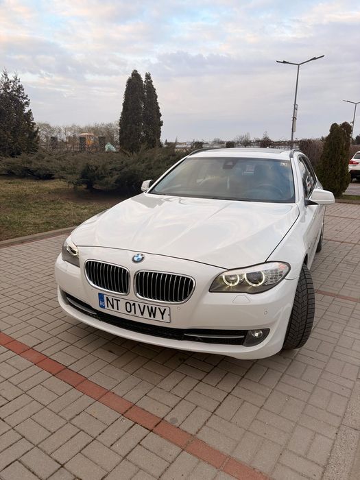 Bmw f10/f11 525X drive 2013 Automat/full panoramic/ 218cpBiTurbo!!!