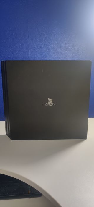 Продам PlayStation 4 Pro 1TB