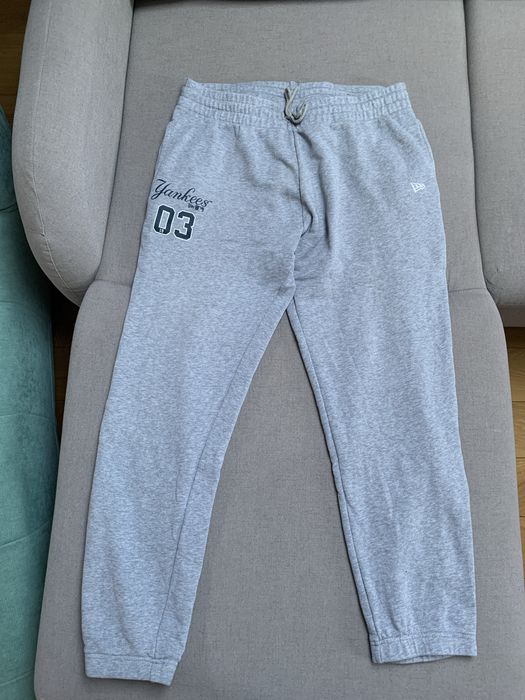 Pantaloni trening /New Era / barbati