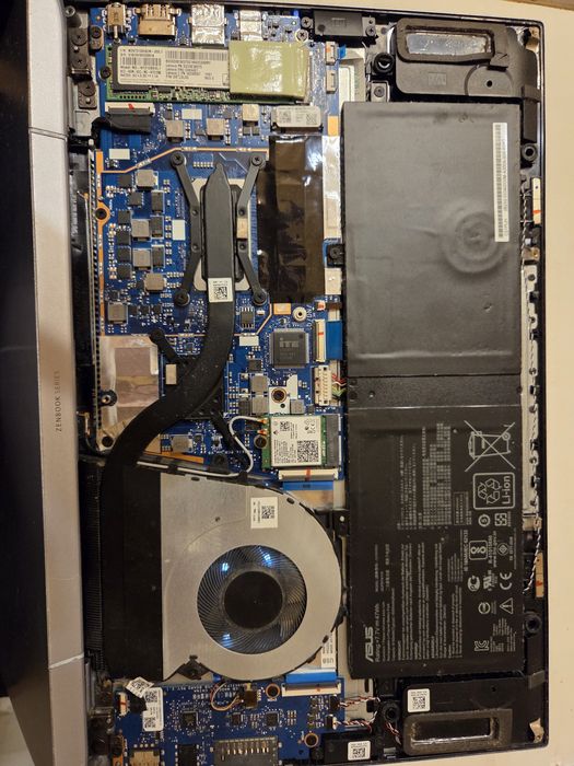 Intel I7 8565U 16 gb mx250 120 gb