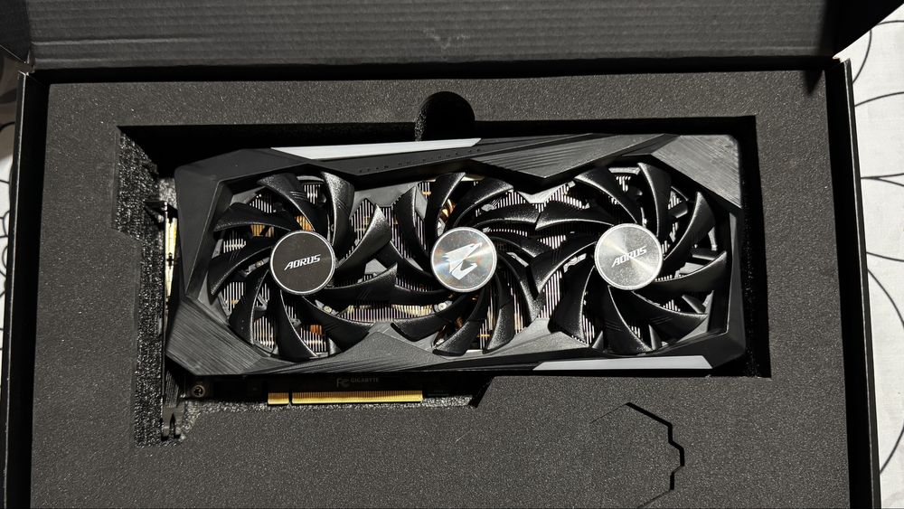 Видео карта Gigabyte Aorus Master RTX 3070