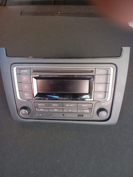 Продам новую автомагнитолу