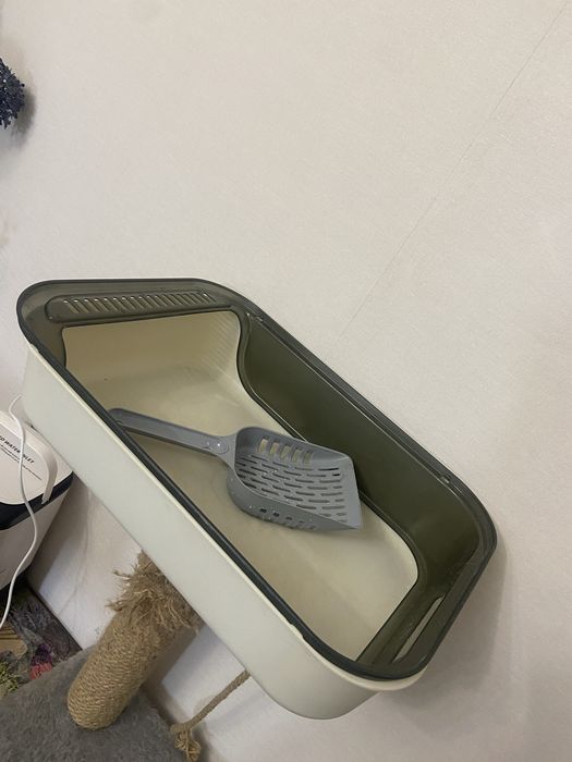 Продам лоток с лопаткой!