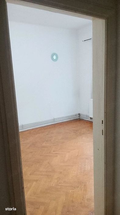 Apartament Nemobilat Spatios Metrou Universitate