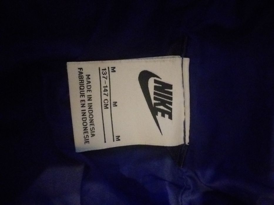 Geaca barcelona,pantaloni scurți ,bluza si tricou  8-12 ani