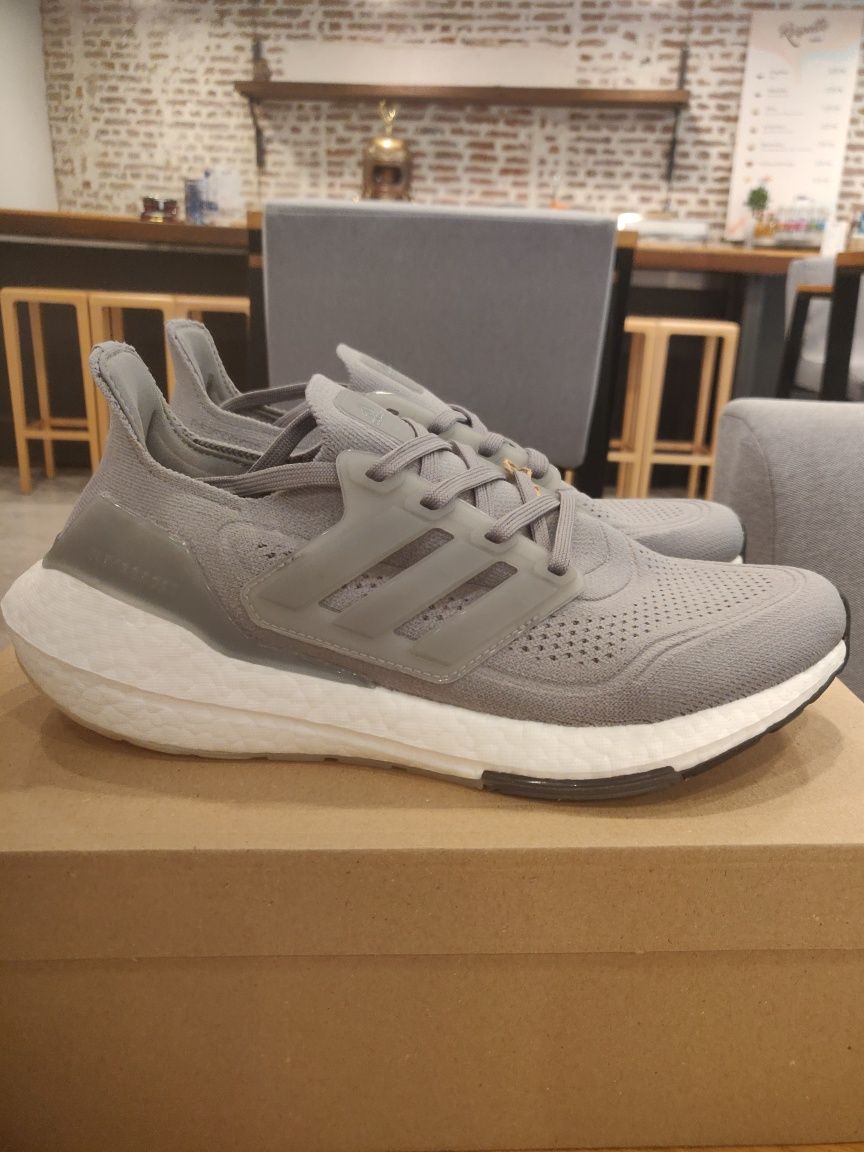 Adidas Ultra Boost 21 размер 40 2/3 гр. Русе Чародейка - Юг • OLX.bg