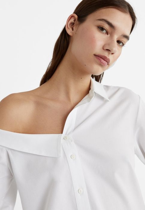 Бела рубашка от Stradivarius S размера