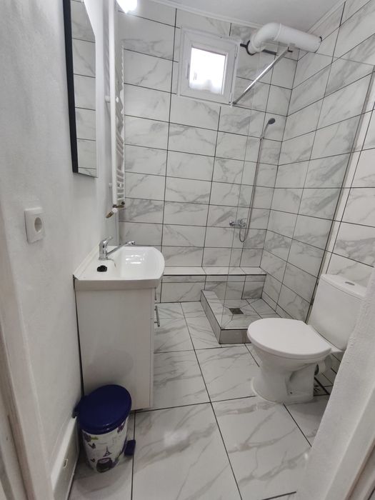 Inchiriez apartament central