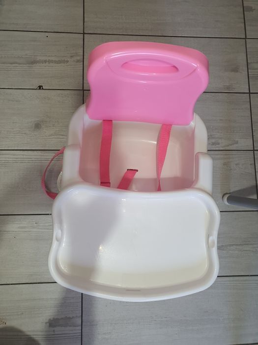 Scaun de masa si centru de activitati bebe