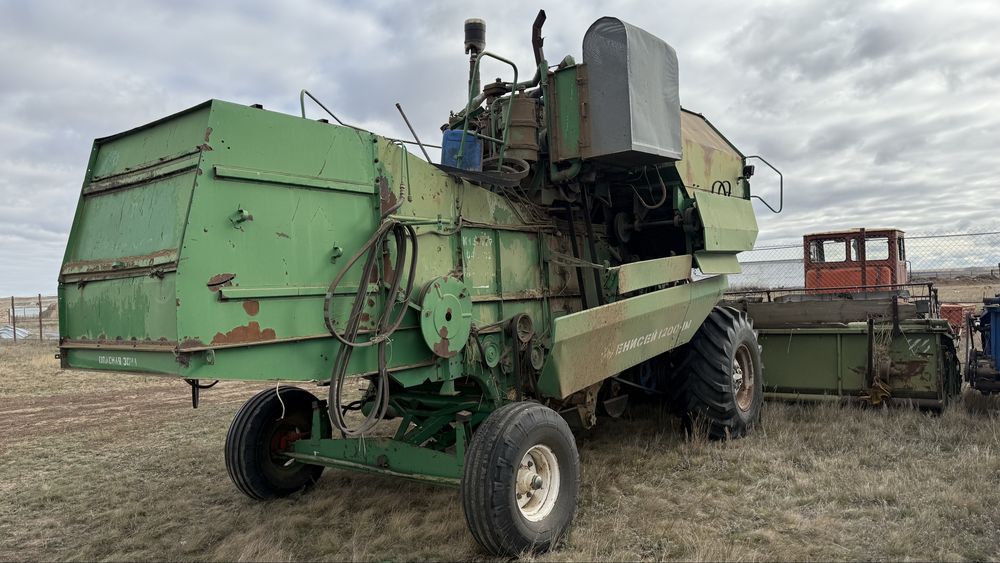 Продам комбайн Енисей 1200