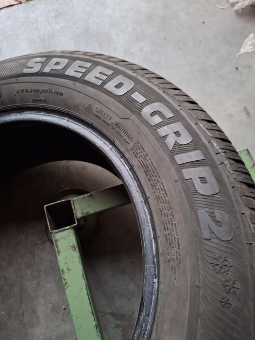 2 Anvelope de iarnă 215 65 r16 Semperit