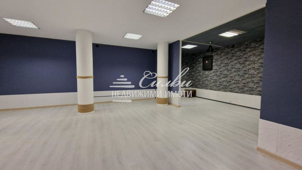 Дава се под наем Офис в Шумен, Център - 64 кв.м за 204 € - Снимка #1