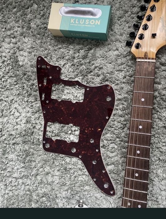 VADN URGENT Chitara Electrica Squier Jazzmaster + accesorii