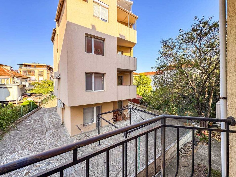 Продава се Тристаен апартамент в Бургас, Сарафово - 129 кв.м за 1318 €/кв.м - Снимка #17