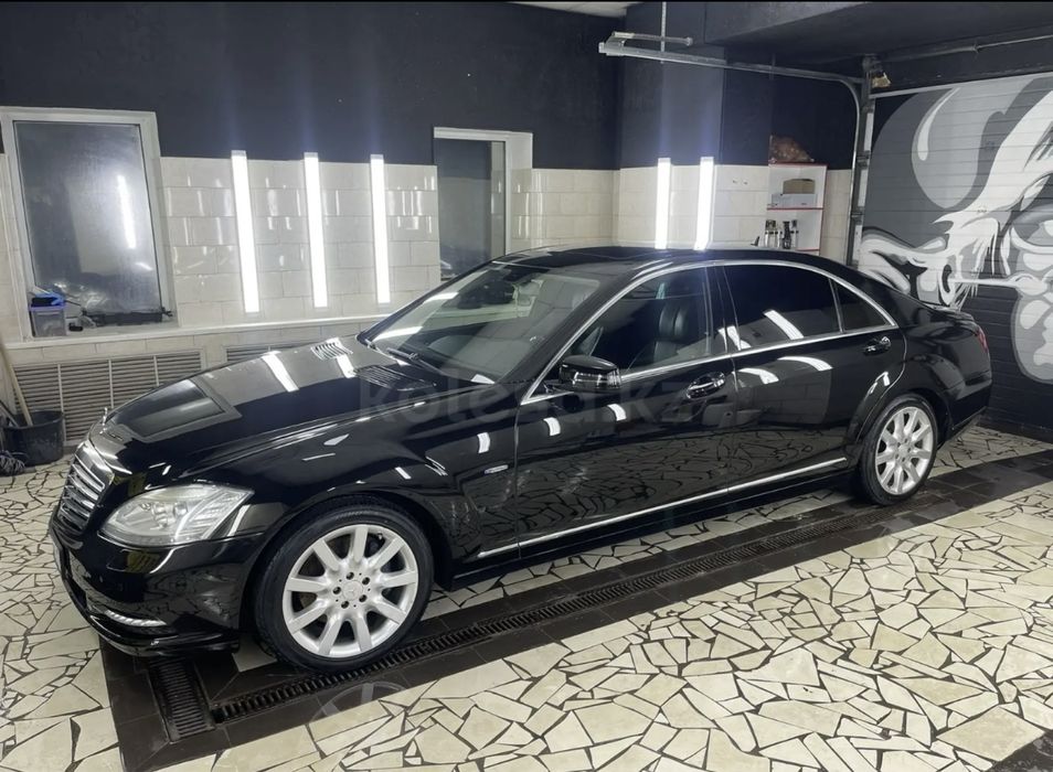 Mercedes benz w221, long